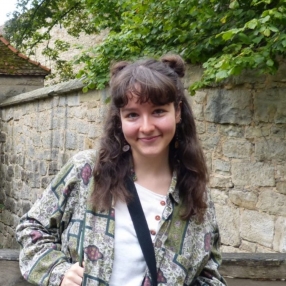 Mireia, Babysitter in Corbera
