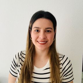 Ana, Niñera o canguro en Camas