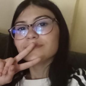 Khadija, Niñera o canguro en Chapinería