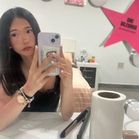 Jingwen, Niñera o canguro en La Ràpita