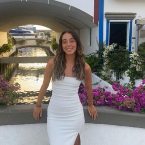 Paula, Niñera o canguro en Sopelana