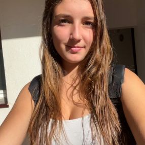 Gina, Niñera o canguro en Llers