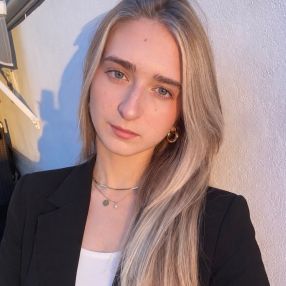 Estefania, Niñera o canguro en La Laguna