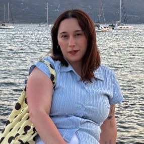 Maria Dulce, Babysitter in Girona