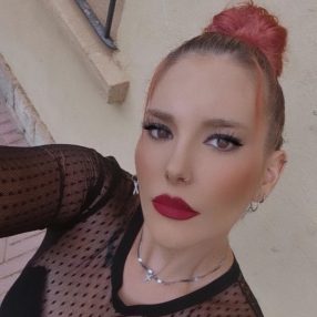 Paula, Niñera o canguro en Enguera