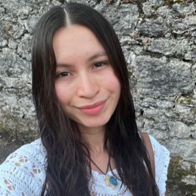 Elizabeth, Babysitter in Azpeitia