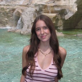 Alicia, Niñera o canguro en Oseiro