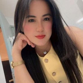 Carmita, Niñera o canguro en Monzón