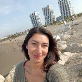 Esther, Niñera o canguro en Alameda