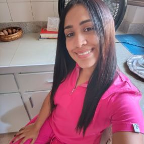 María Angélica, Babysitter in Manises