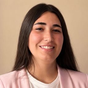 Noemi, Niñera o canguro en Villamarchante