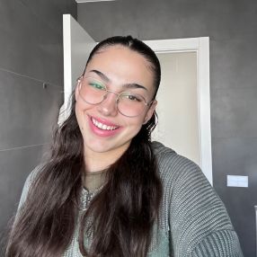 Georgina, Niñera o canguro en Agramunt