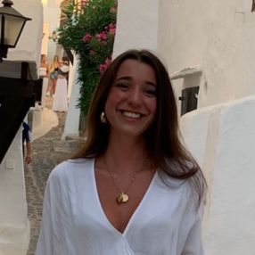 Cristina, Niñera o canguro en Simancas