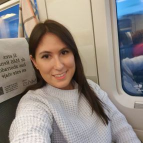 Leticia, Niñera o canguro en Freila