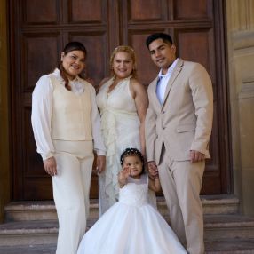 Ivana, Familia en San Sebastián