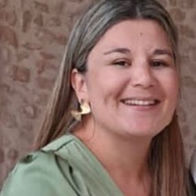 Jeni, Niñera o canguro en El Campello