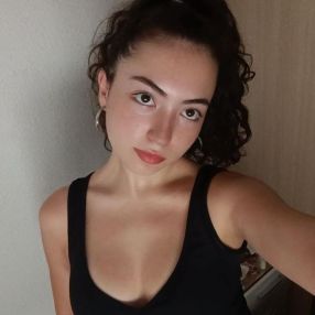 Mikaela, Babysitter in Montcada
