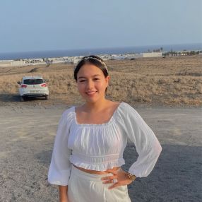 Daniela, Niñera o canguro en San Bartolomé