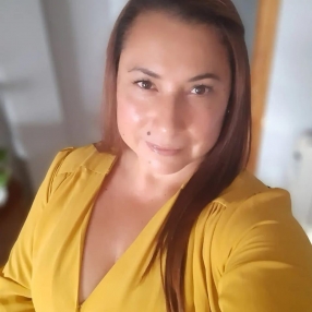 Ninfa, Babysitter in Meliana