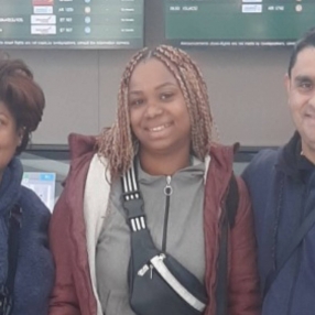 Laura Francina, Niñera o canguro en Narón