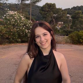 Alejandra, Niñera o canguro en Ogíjares