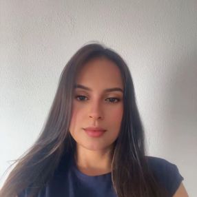 Lina, Babysitter in La Unión