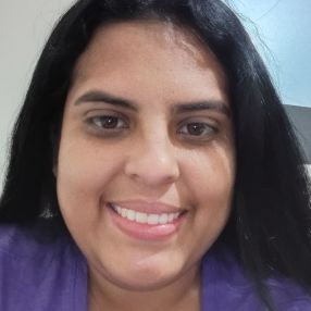 Daryeli, Babysitter in Arona