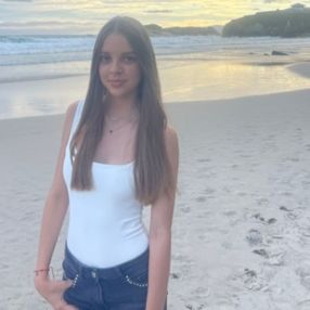 Melisa, Niñera o canguro en Ribadeo
