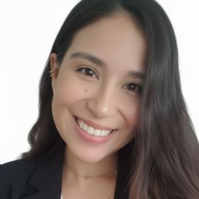 Leandra, Niñera o canguro en Sestao