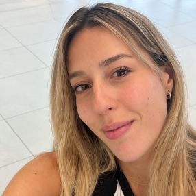 Giulia, Niñera o canguro en San Bartolomé de Tirajana