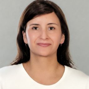 Isabel, Babysitter in La Cala