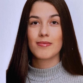 Raquel, Babysitter in Herencia