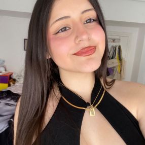 Katerin, Niñera o canguro en Llodio