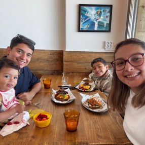 Allison Vanessa, Familia en Zarauz