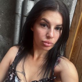 Ella, Niñera o canguro en Graus