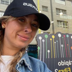 Esther, Babysitter in Ribeira