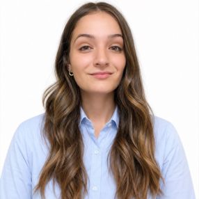 Abril, Babysitter in Alcover