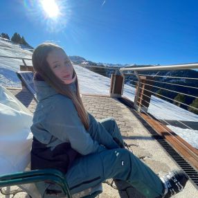 Deborah, Niñera o canguro en Montblanc