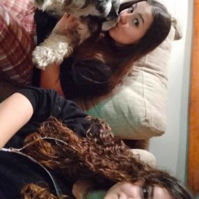 Tania y Leila, Niñera o canguro en Tui