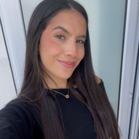 Victoria, Niñera o canguro en Beniarbeig