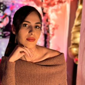 Ibtissam, Niñera o canguro en Carboneras