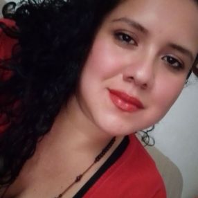 Julia Matilde, Niñera o canguro en Lora del Río