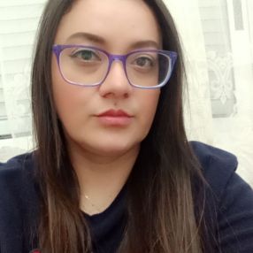 Nora, Babysitter in Redován