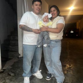 Adrian, Familia en Solares