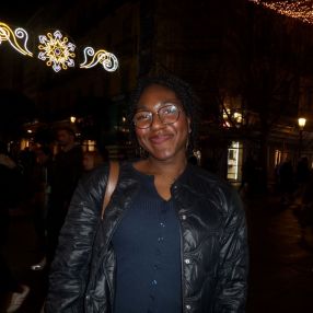 Lucia, Niñera o canguro en Ordizia