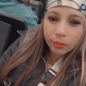Carolina, Niñera o canguro en Burjasot