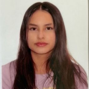 Nathaly Elizabeth, Niñera o canguro en Navas del Rey
