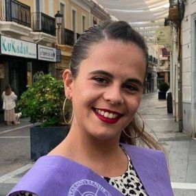 Alba, Niñera o canguro en Isla Cristina