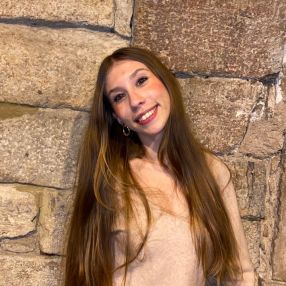 Xenia, Babysitter in Bescanó