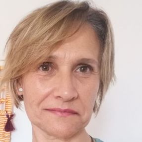 Maty, Niñera o canguro en Bembibre